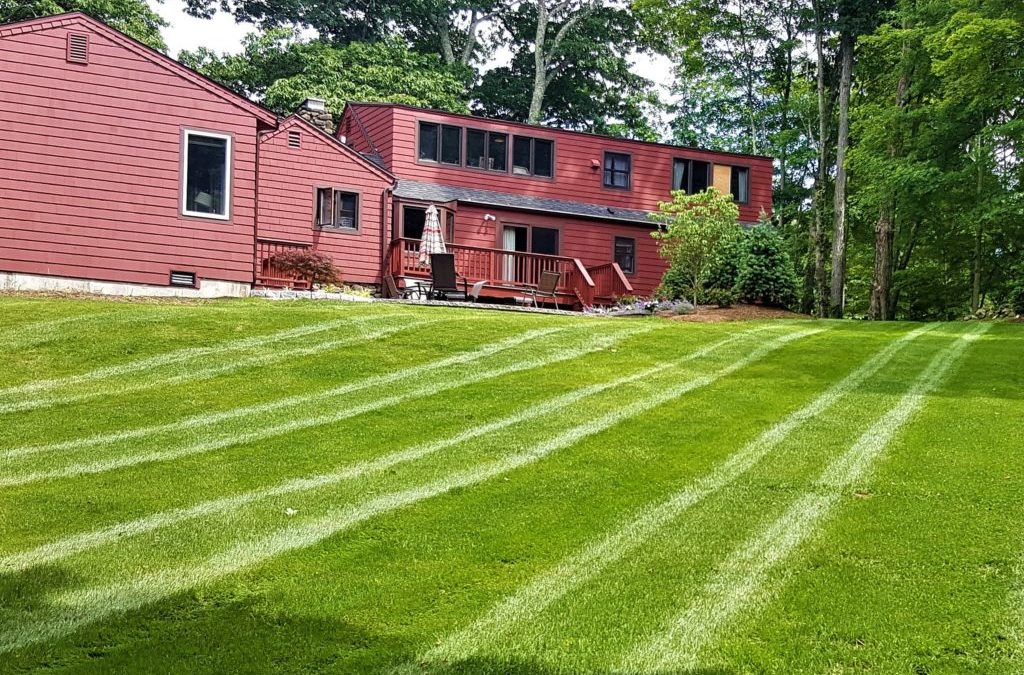 Naugatuck Property Maintenance Services Landscape: Lawn Mowing Landscaping in Naugatuck, CT